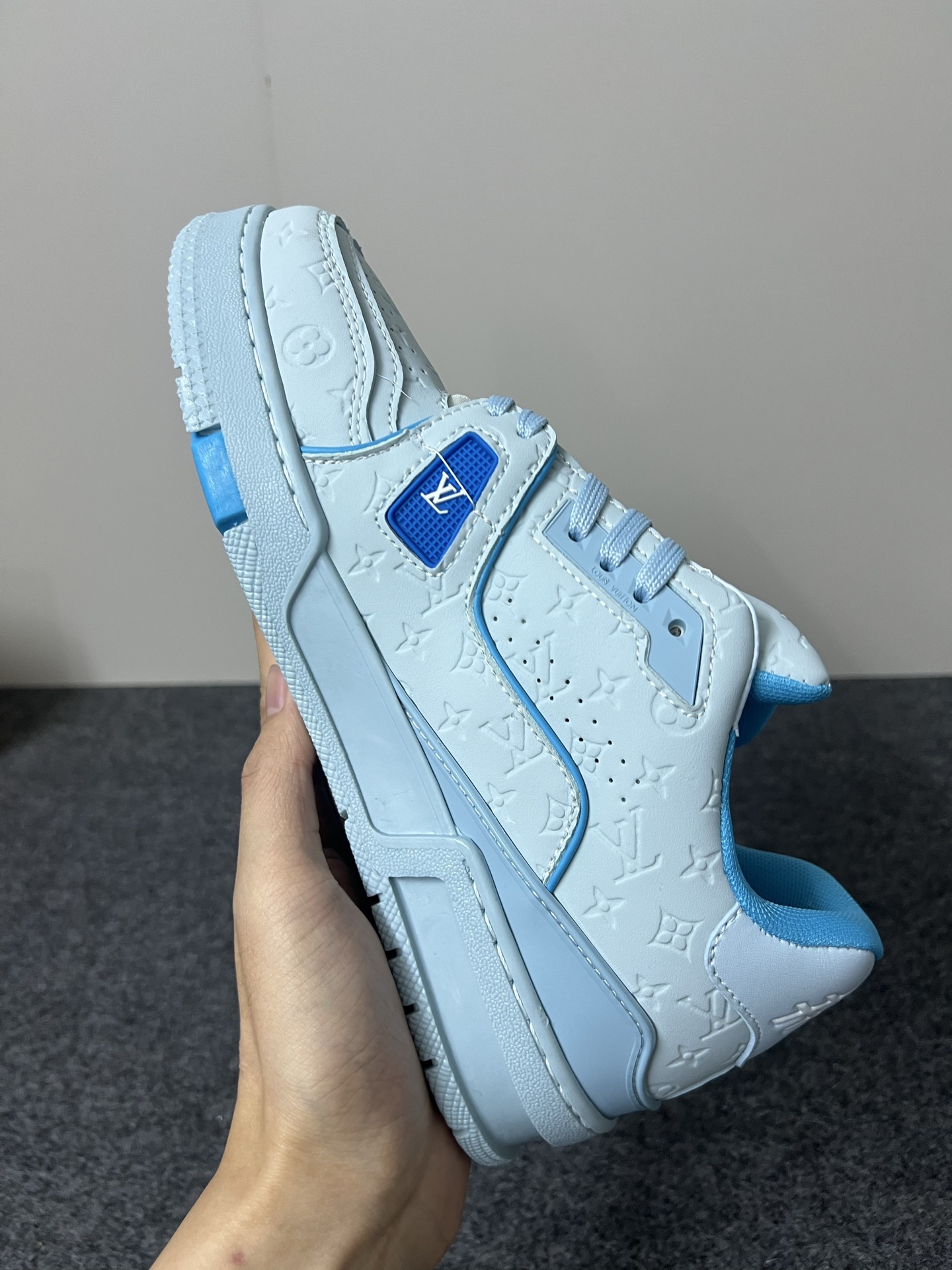 Lv Sneakers-117