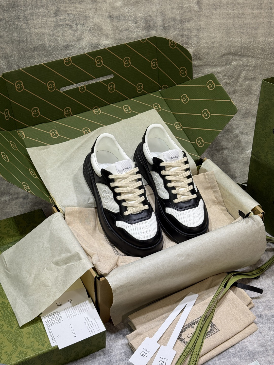 Gucci Sneakers-156