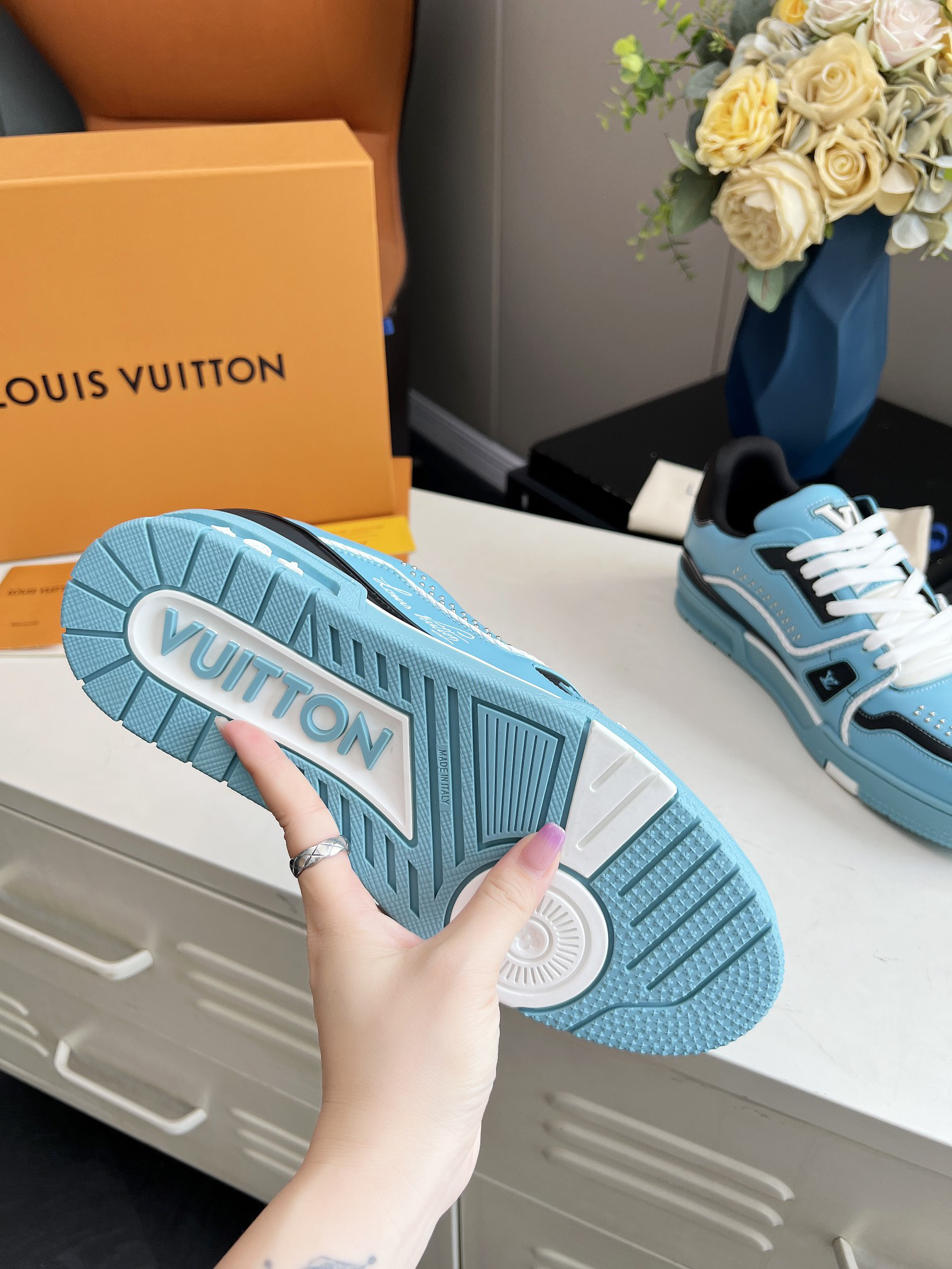 Lv Sneakers-69