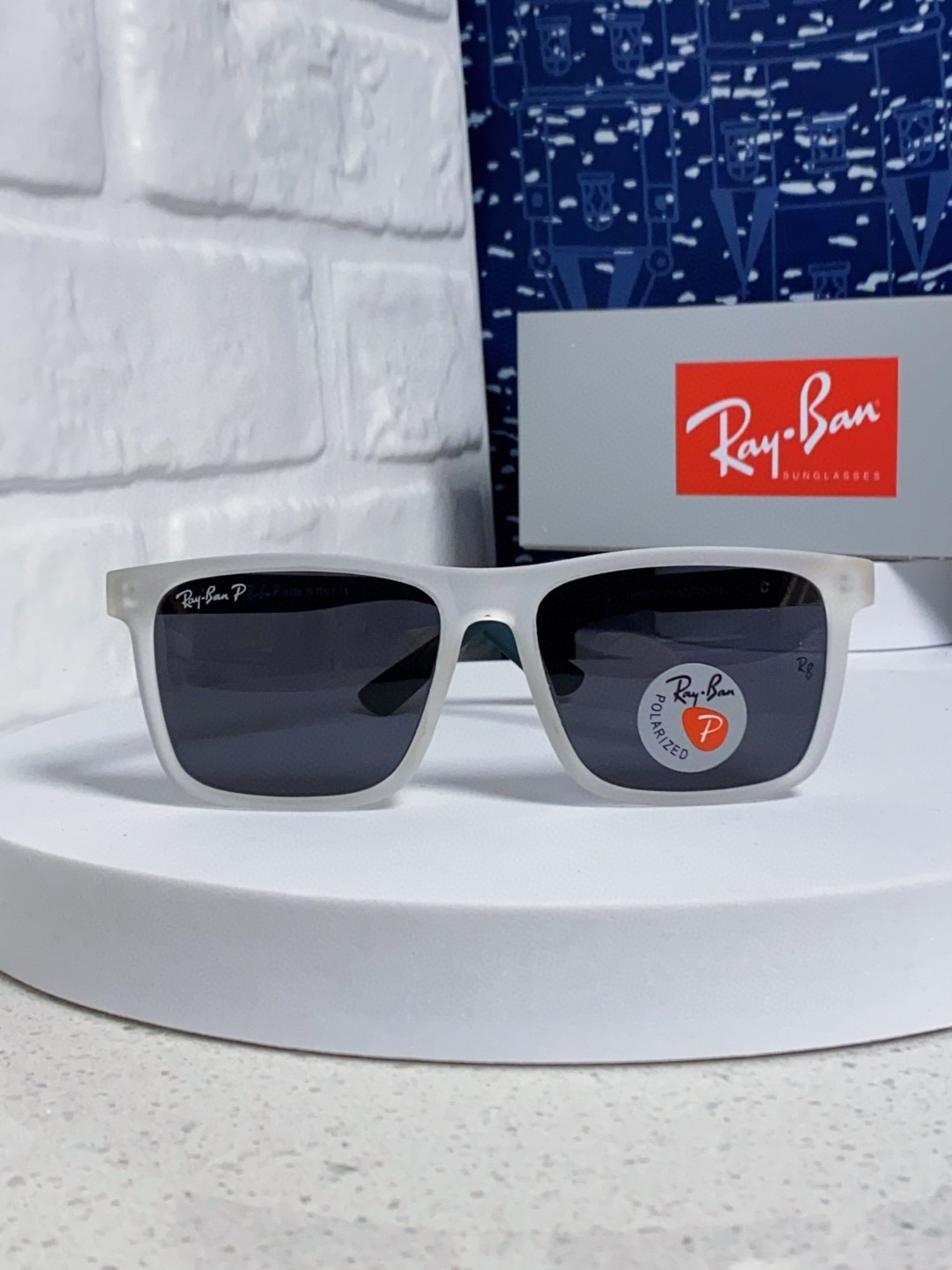Ray-Ban glasses-1