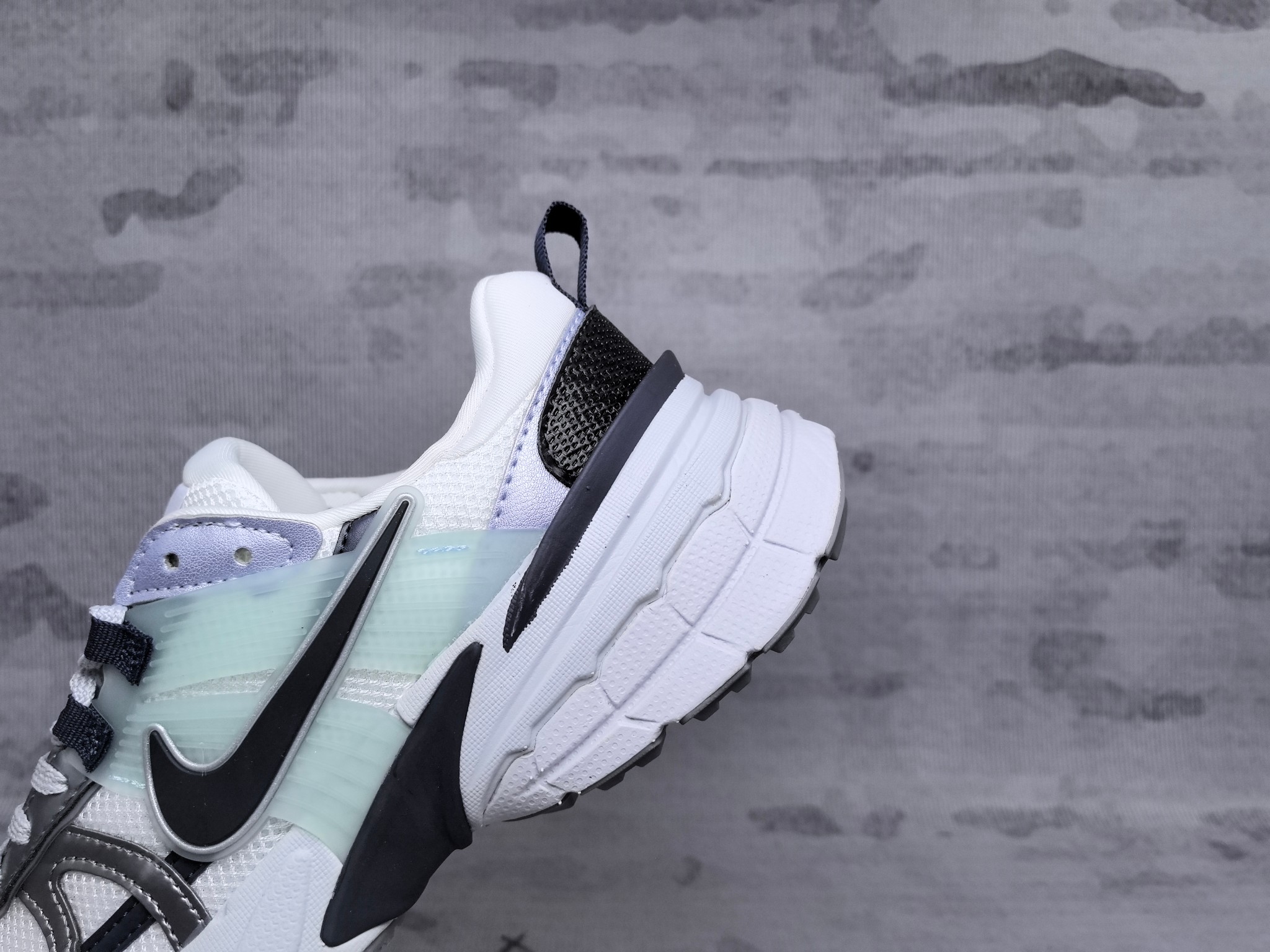 Nike Sneakers-225