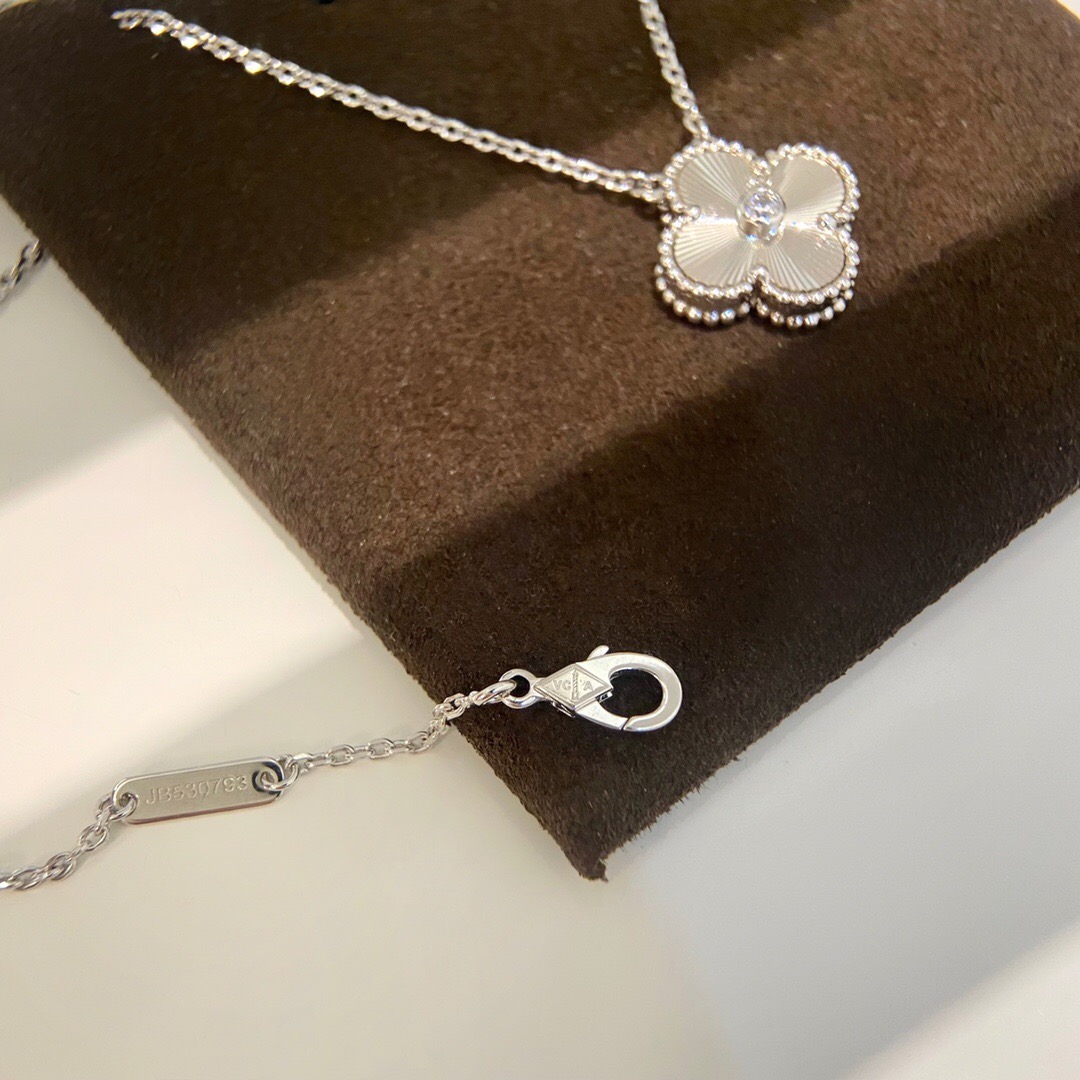 Van Cleef & Arpels necklace-48