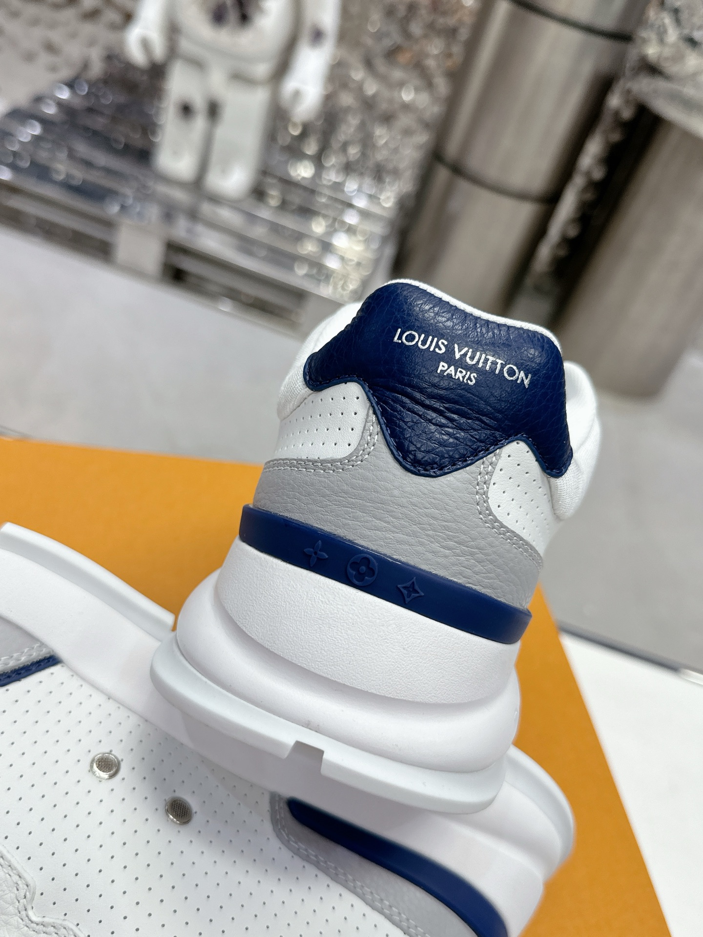 Lv Sneakers-7