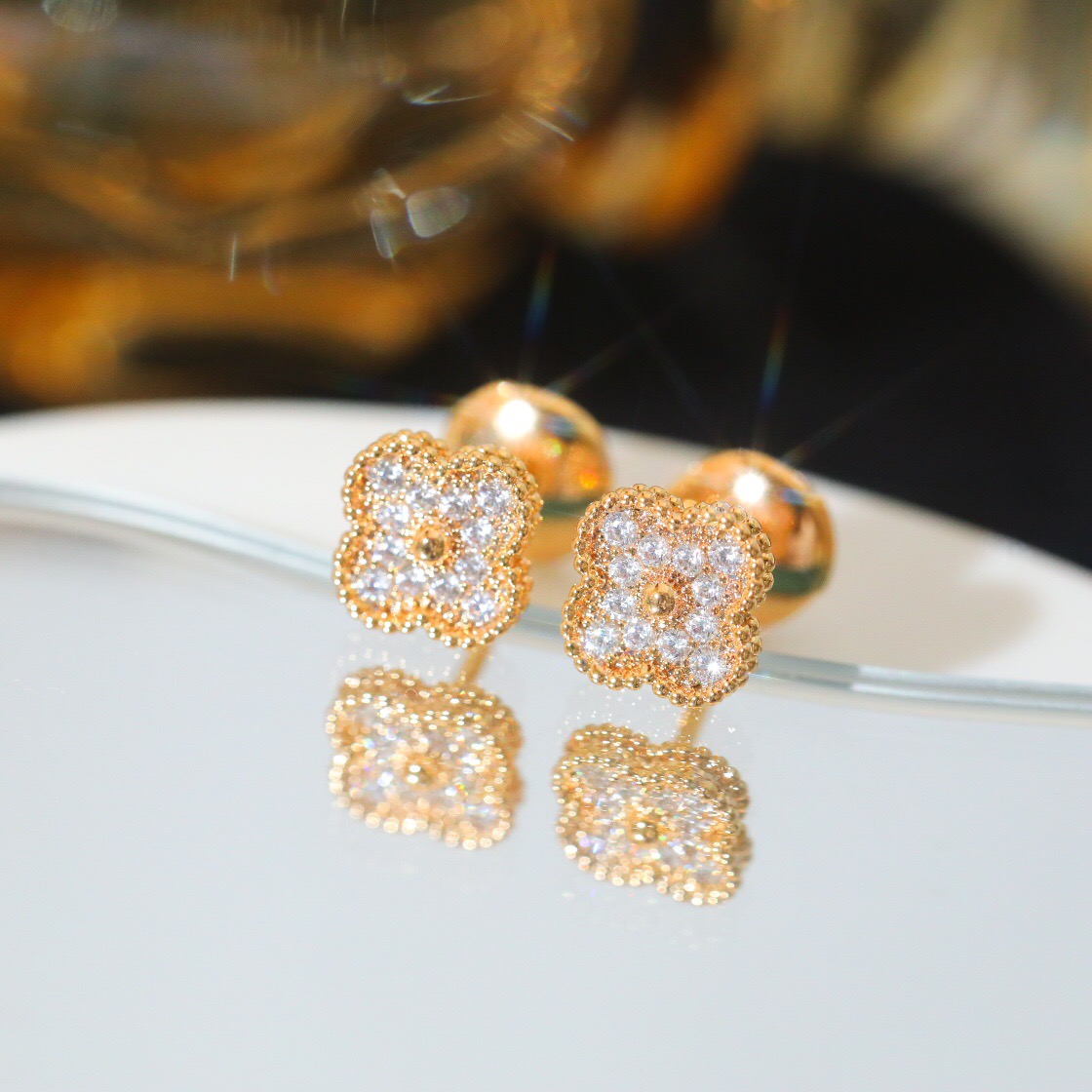 Van Cleef & Arpels earring-86