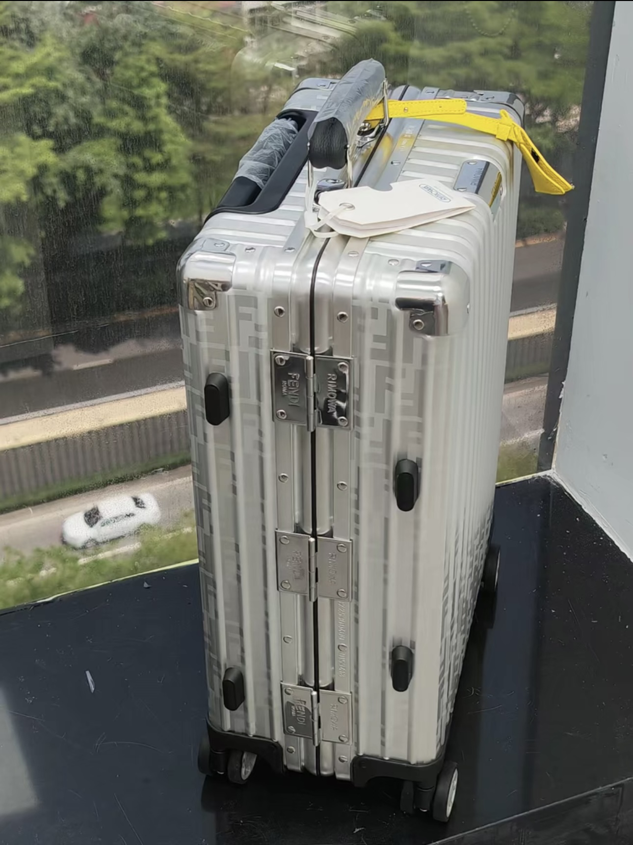 Fendi luggage-23