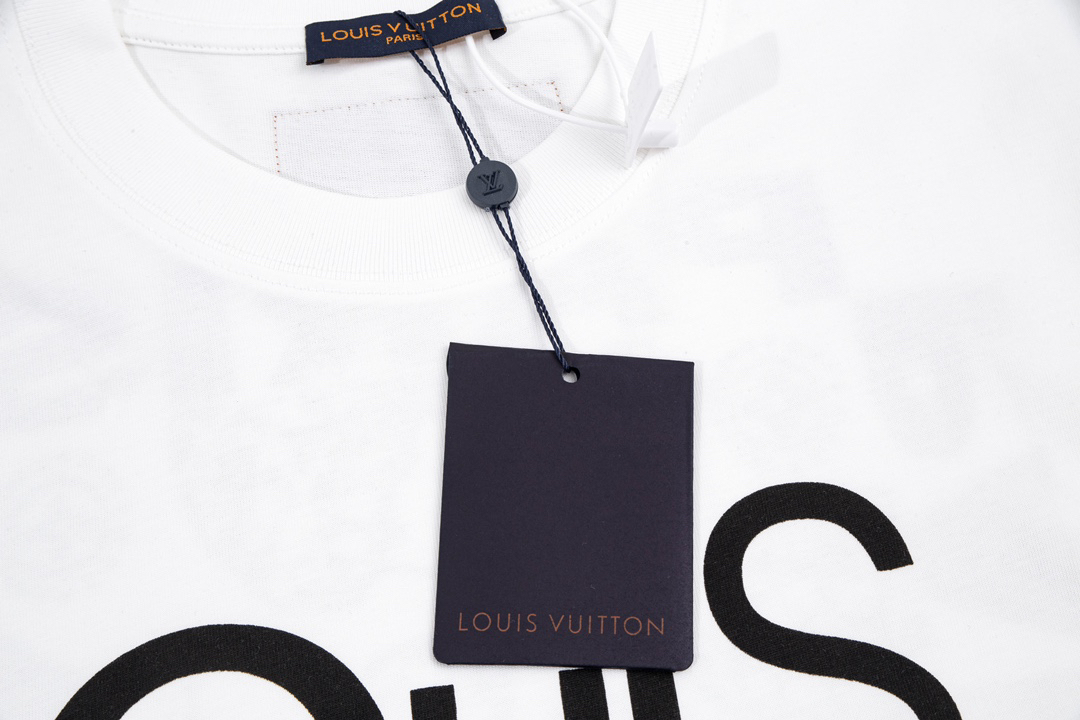 LV clothing-76