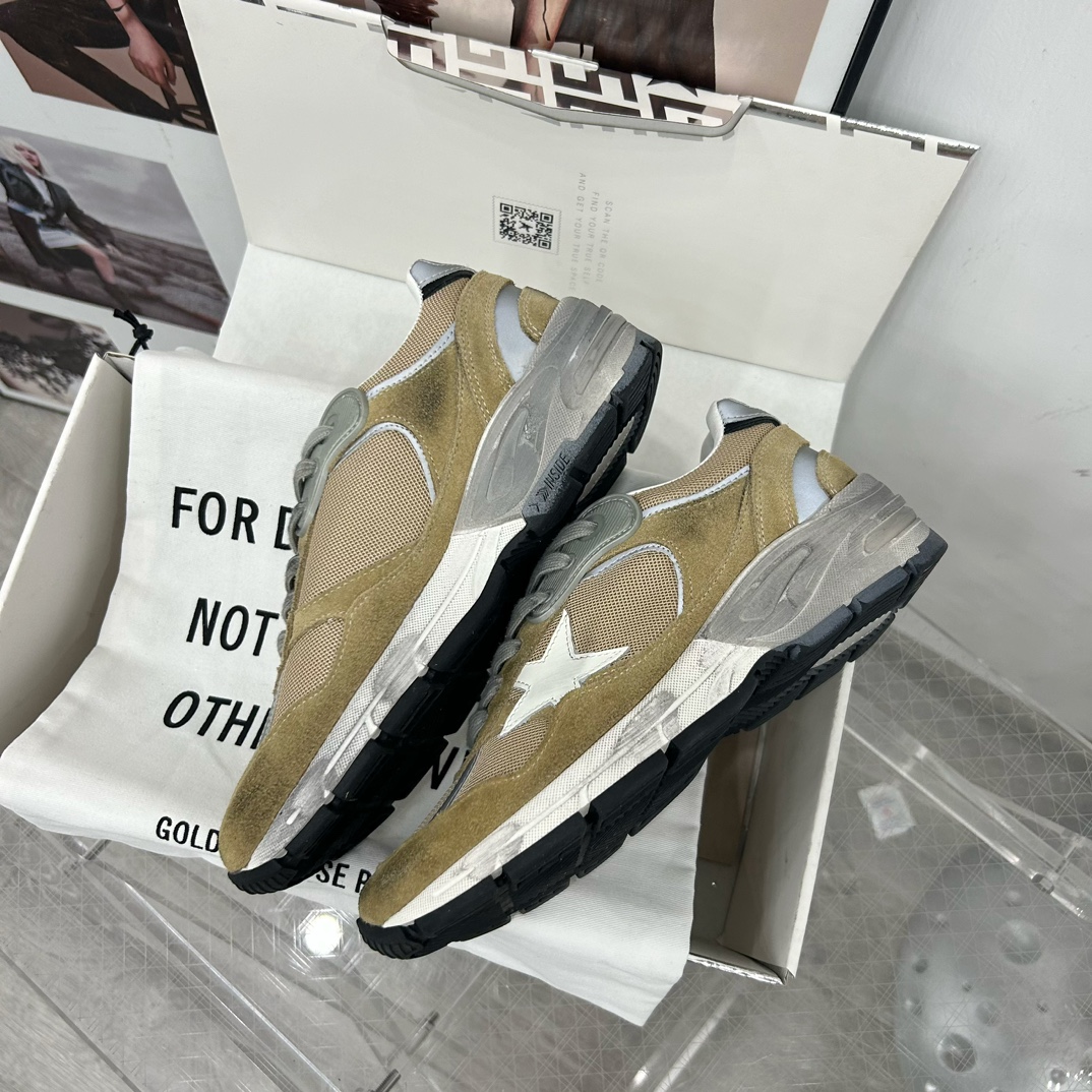 Golden Goose Sneakers-76