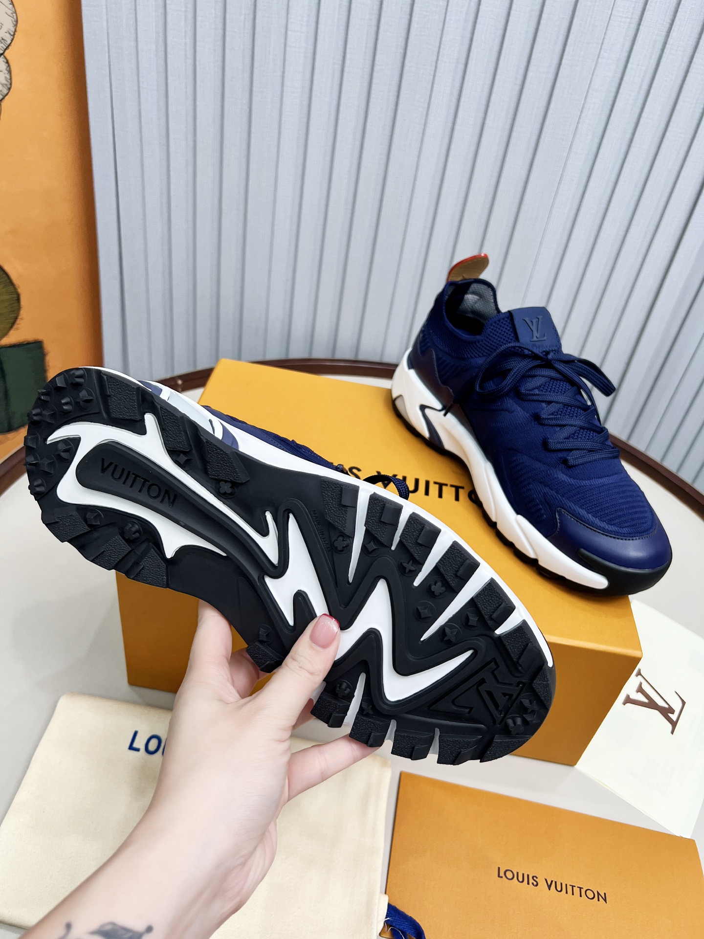 Lv Sneakers-1