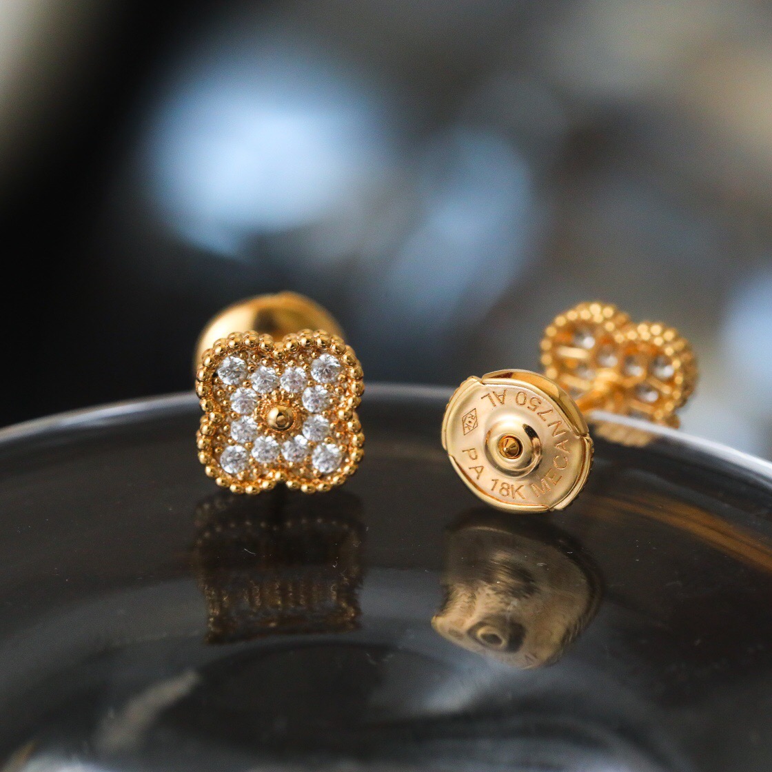 Van Cleef & Arpels earring-86