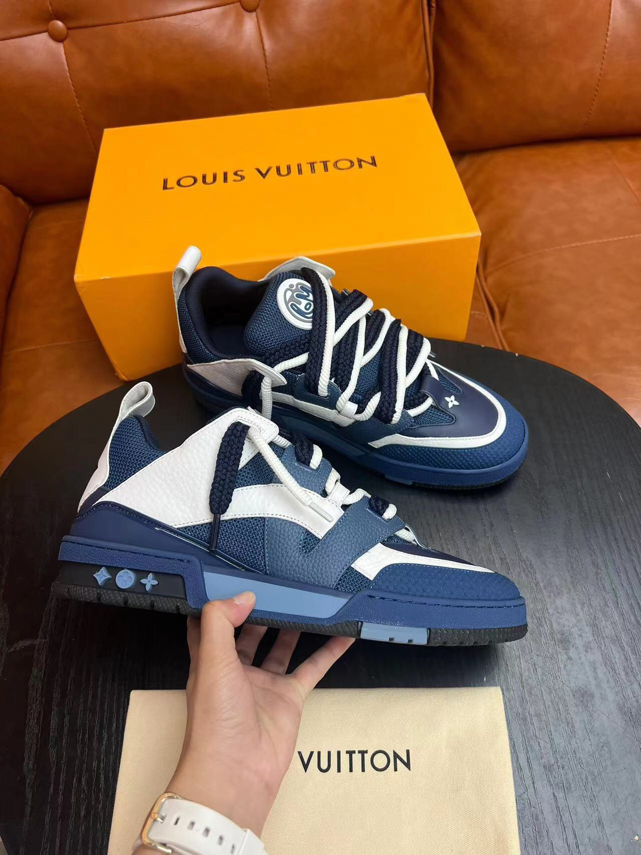 Lv Sneakers-44