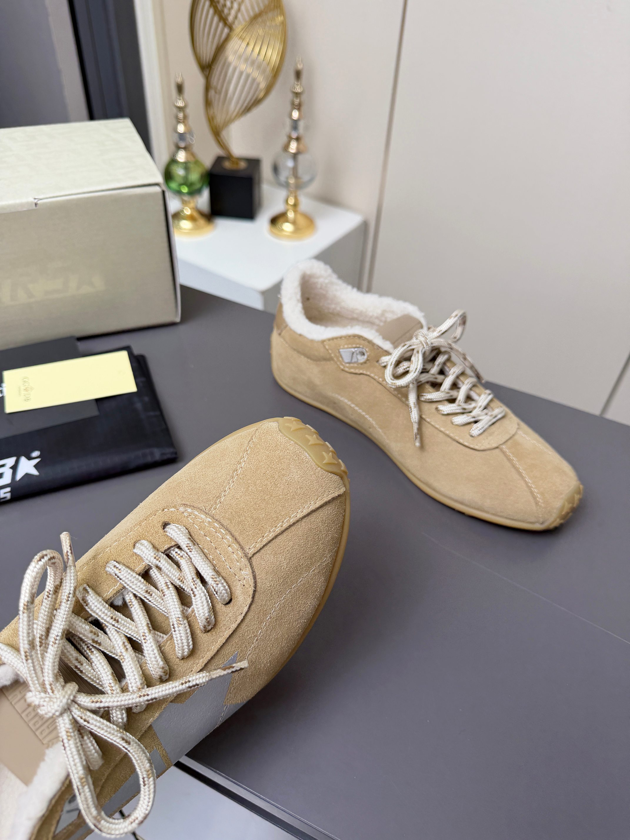 Golden Goose Sneakers-27