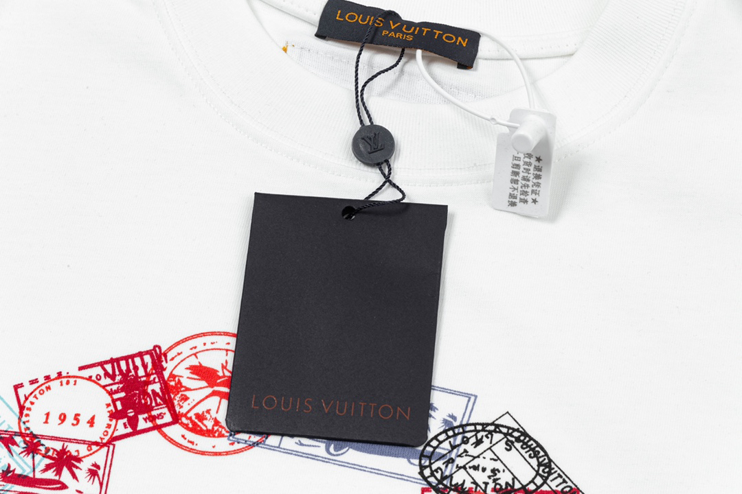 LV clothing-103
