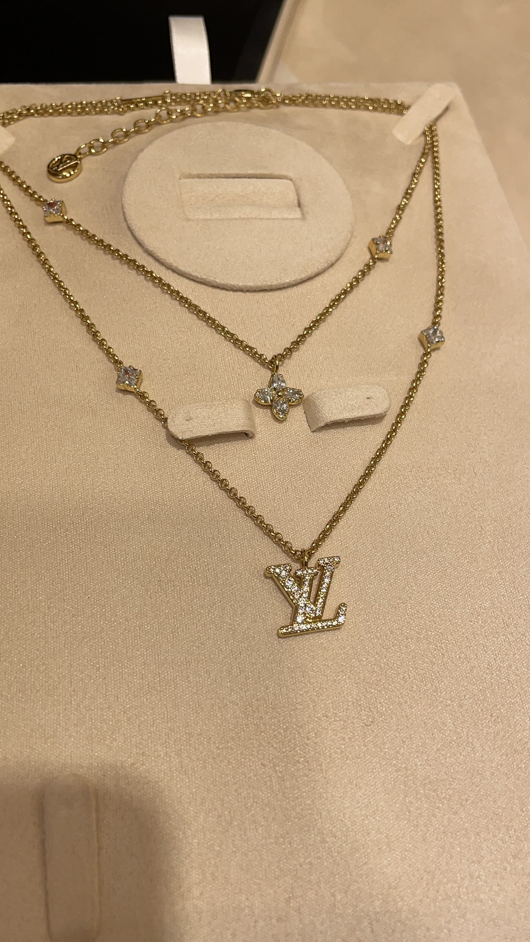 LV necklace-38