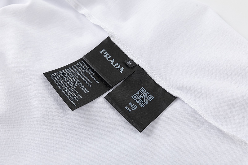 Prada clothing-37