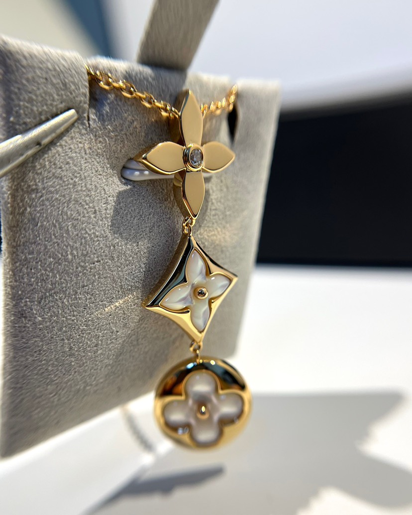 LV necklace-14