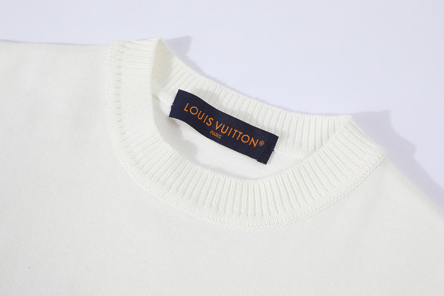 LV clothing-231
