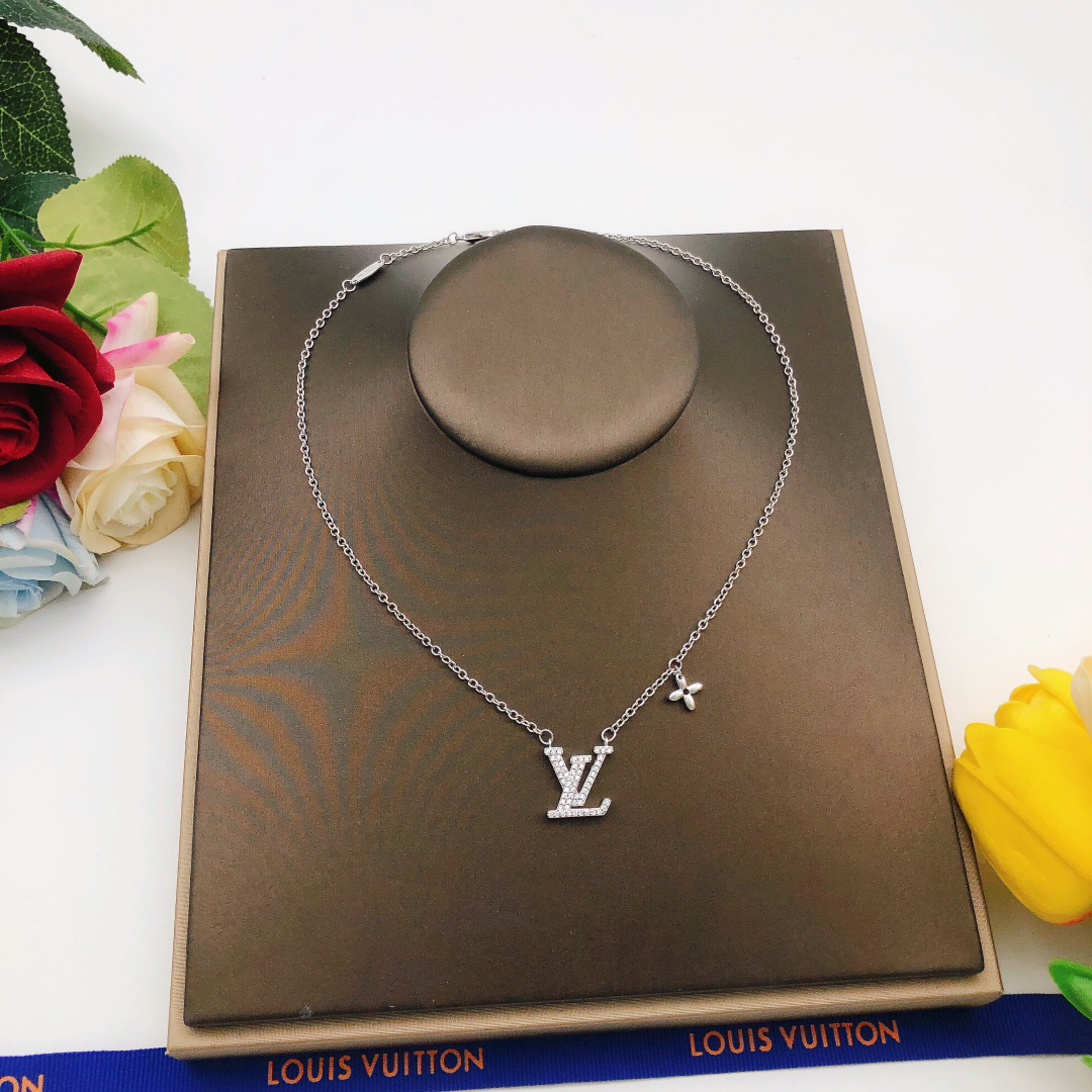 LV necklace-67