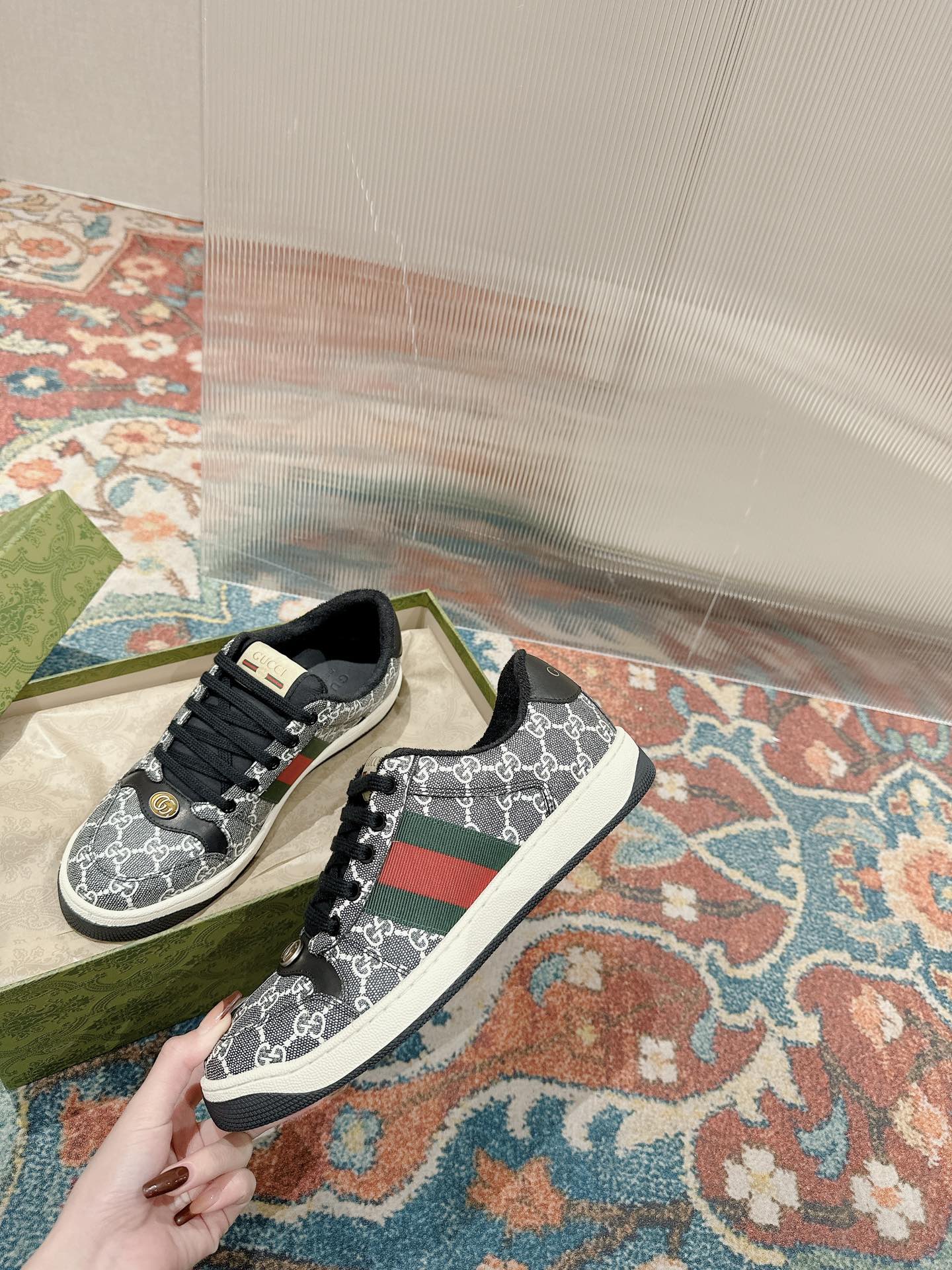Gucci Sneakers-16