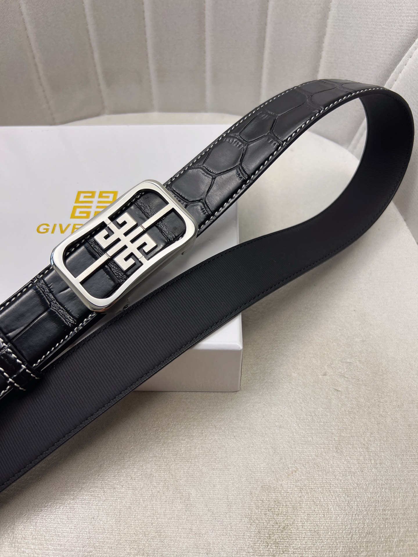 Givenchy belt-135