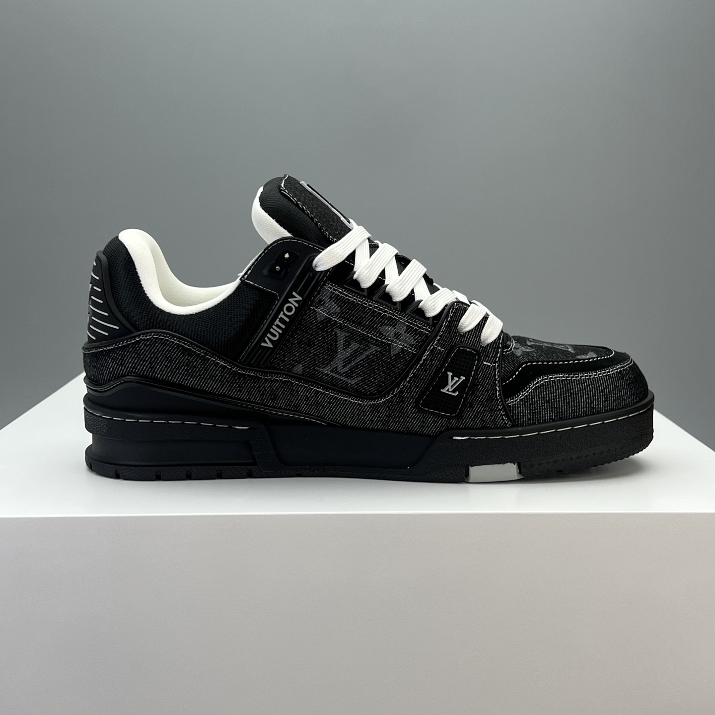 Lv Sneakers-144
