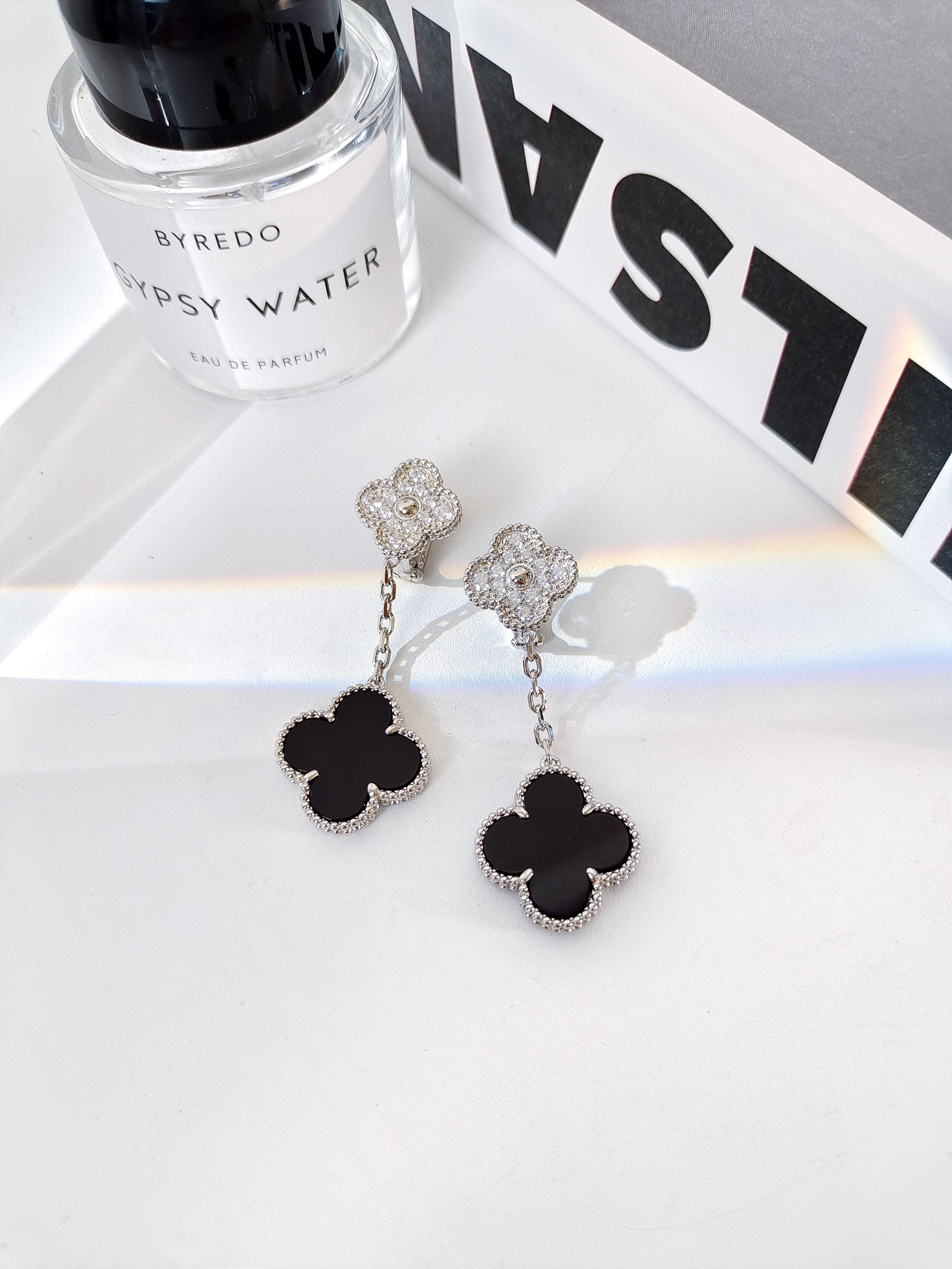 Van Cleef & Arpels earring-106