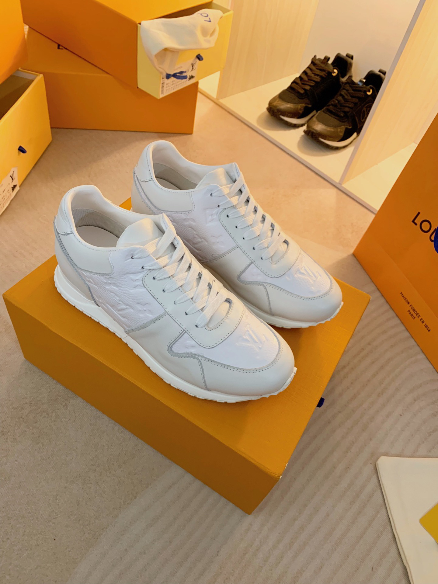 Lv Sneakers-157