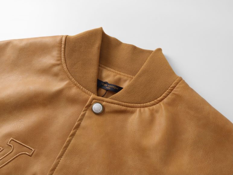 LV clothing-240