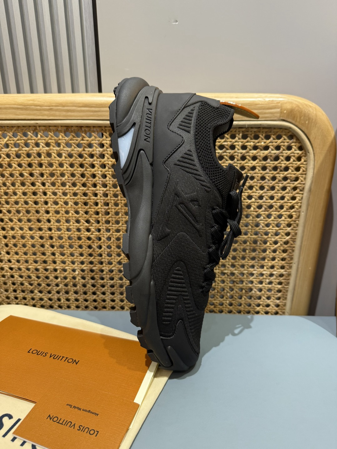 Lv Sneakers-170
