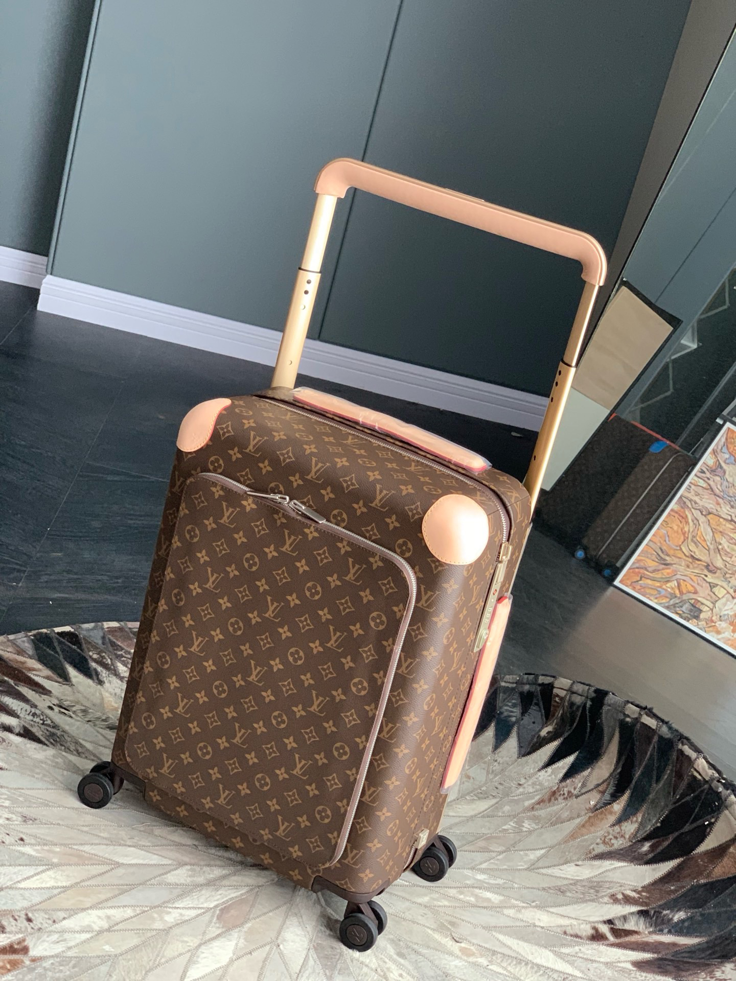 LV luggage-6