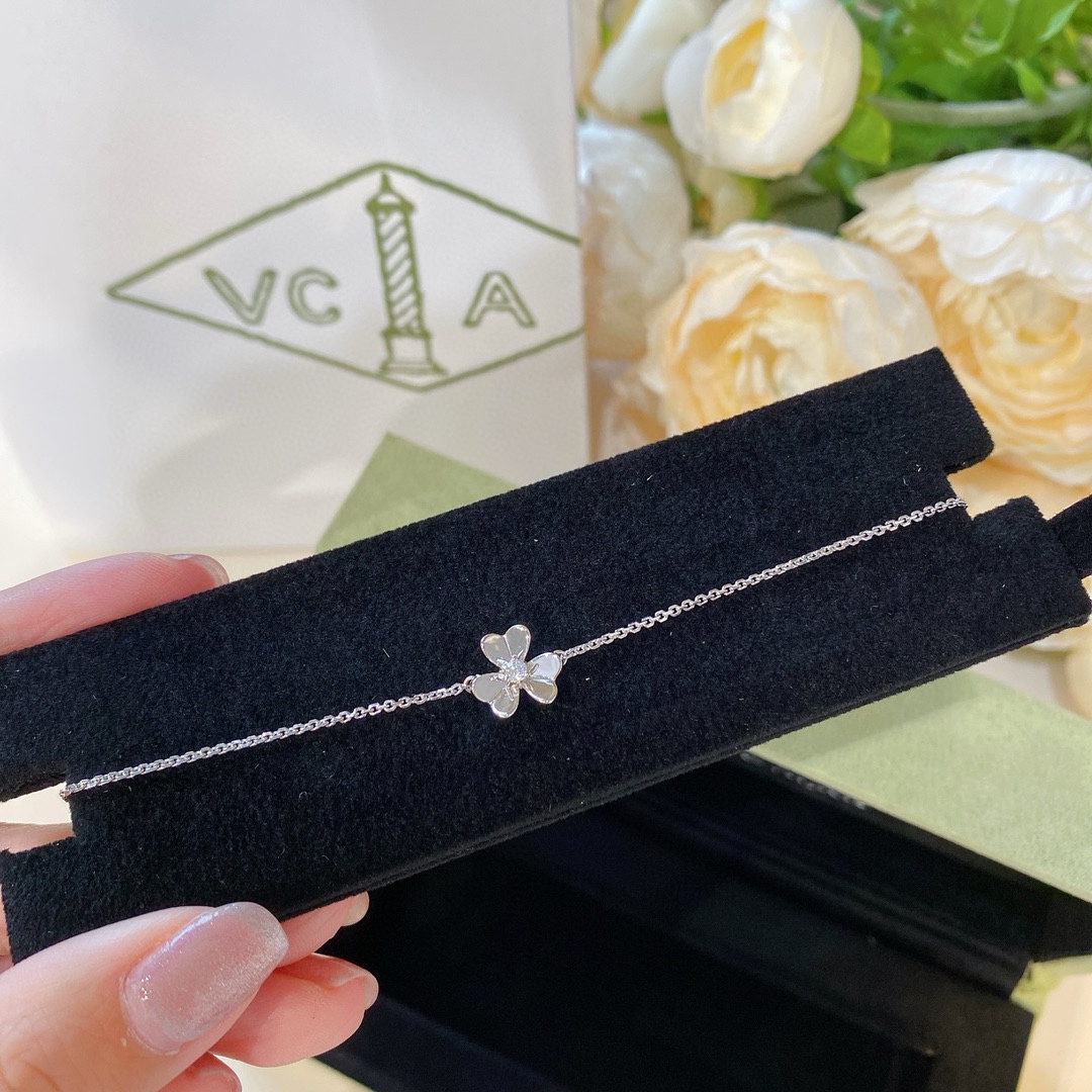 Van Cleef & Arpels necklace-86