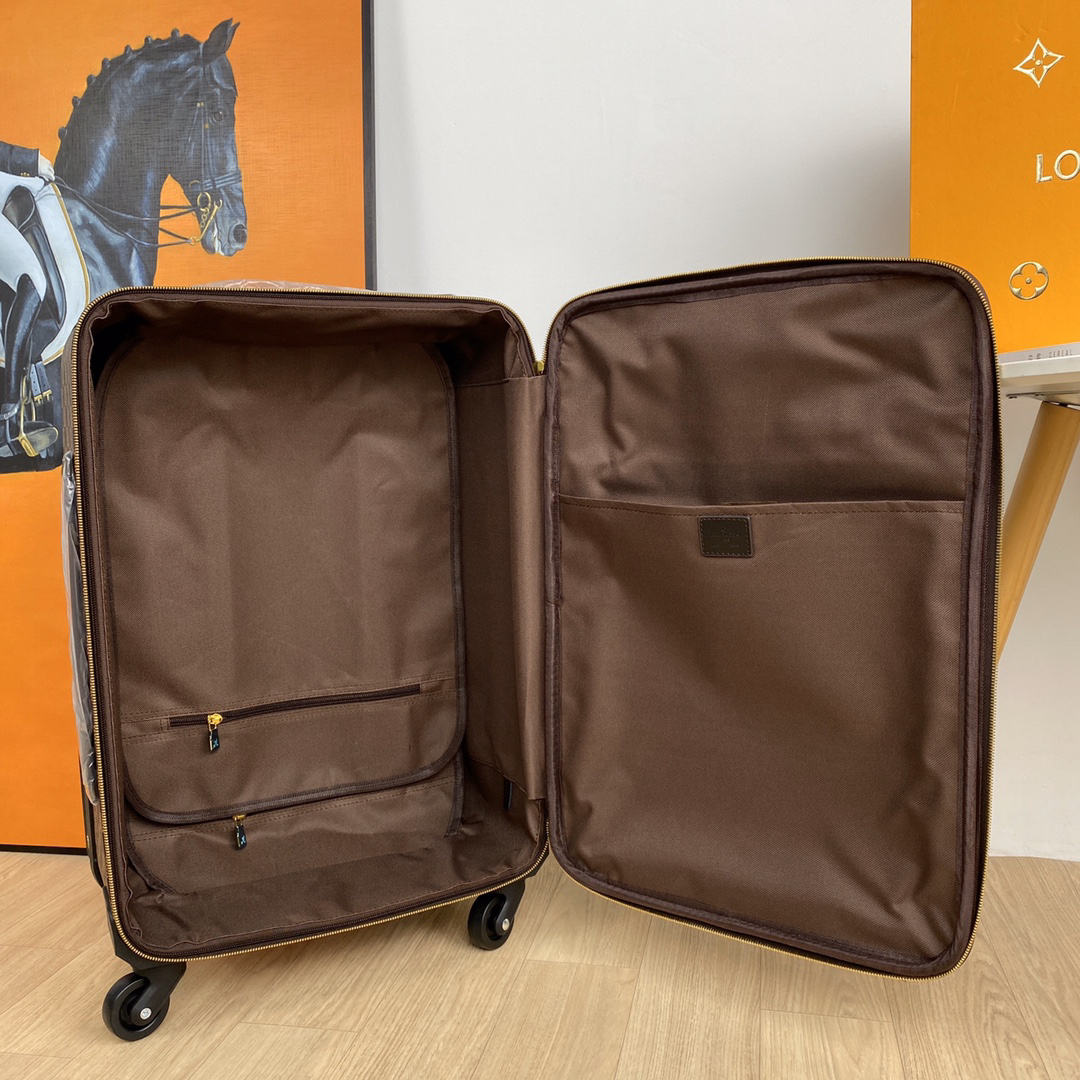 LV luggage-90