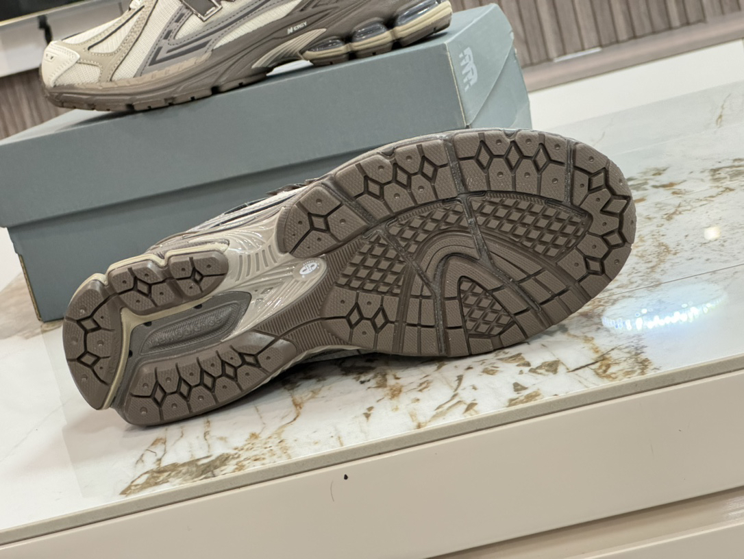 New Balance Sneakers-137
