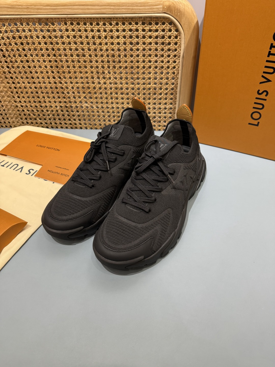 Lv Sneakers-170