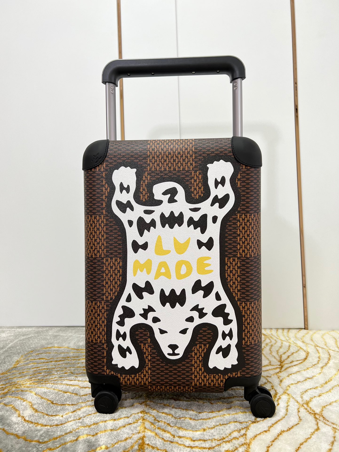 LV luggage-32