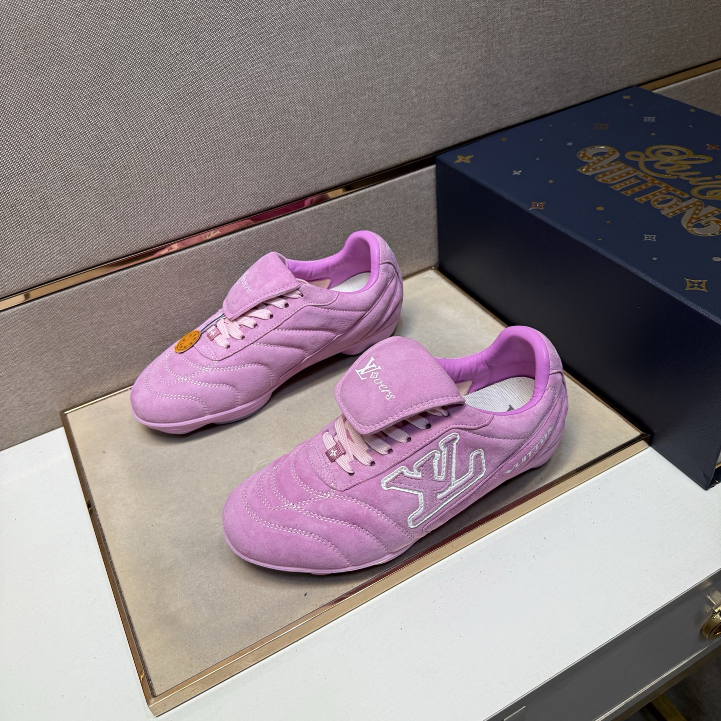 Lv Sneakers-224