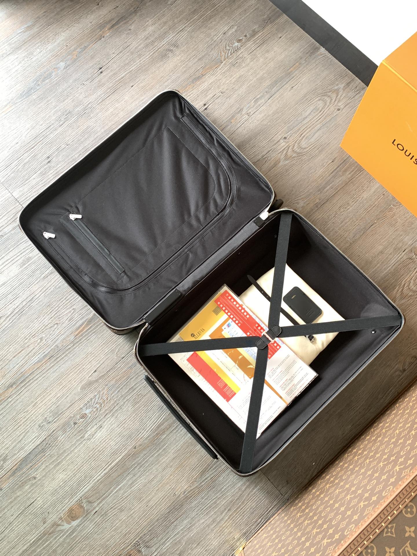 LV luggage-51
