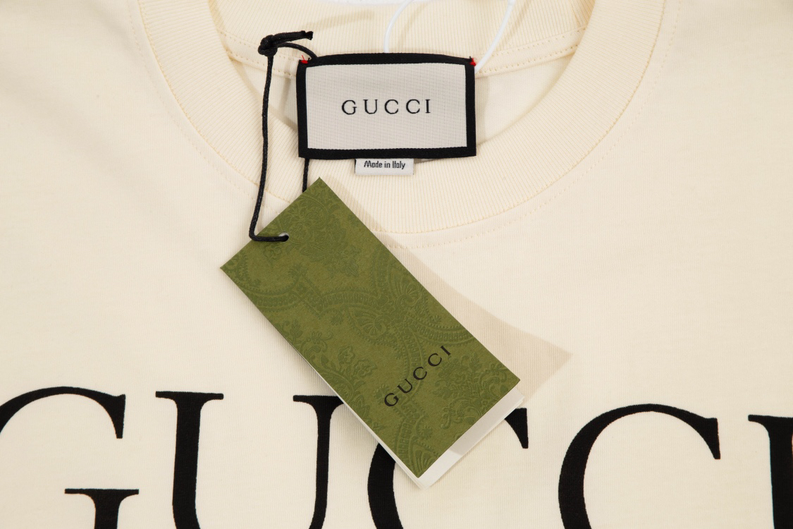 Gucci clothing-44