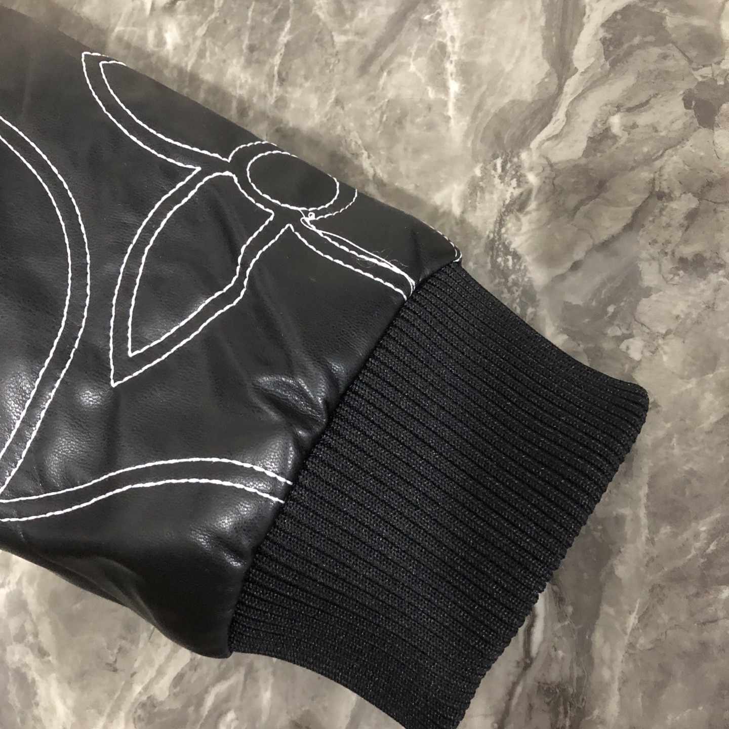 LV Clothing-277