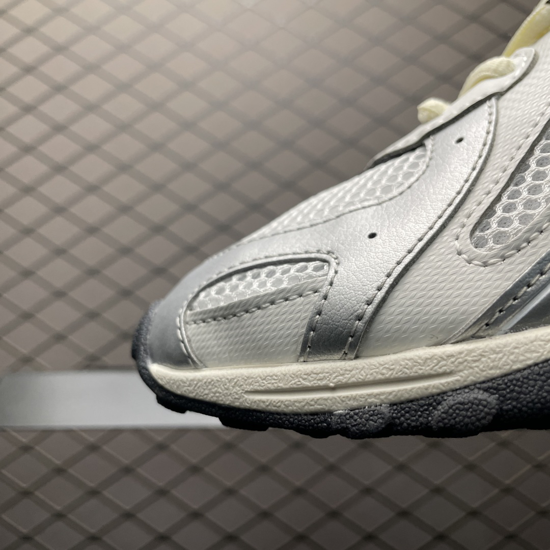 New Balance Sneakers-172