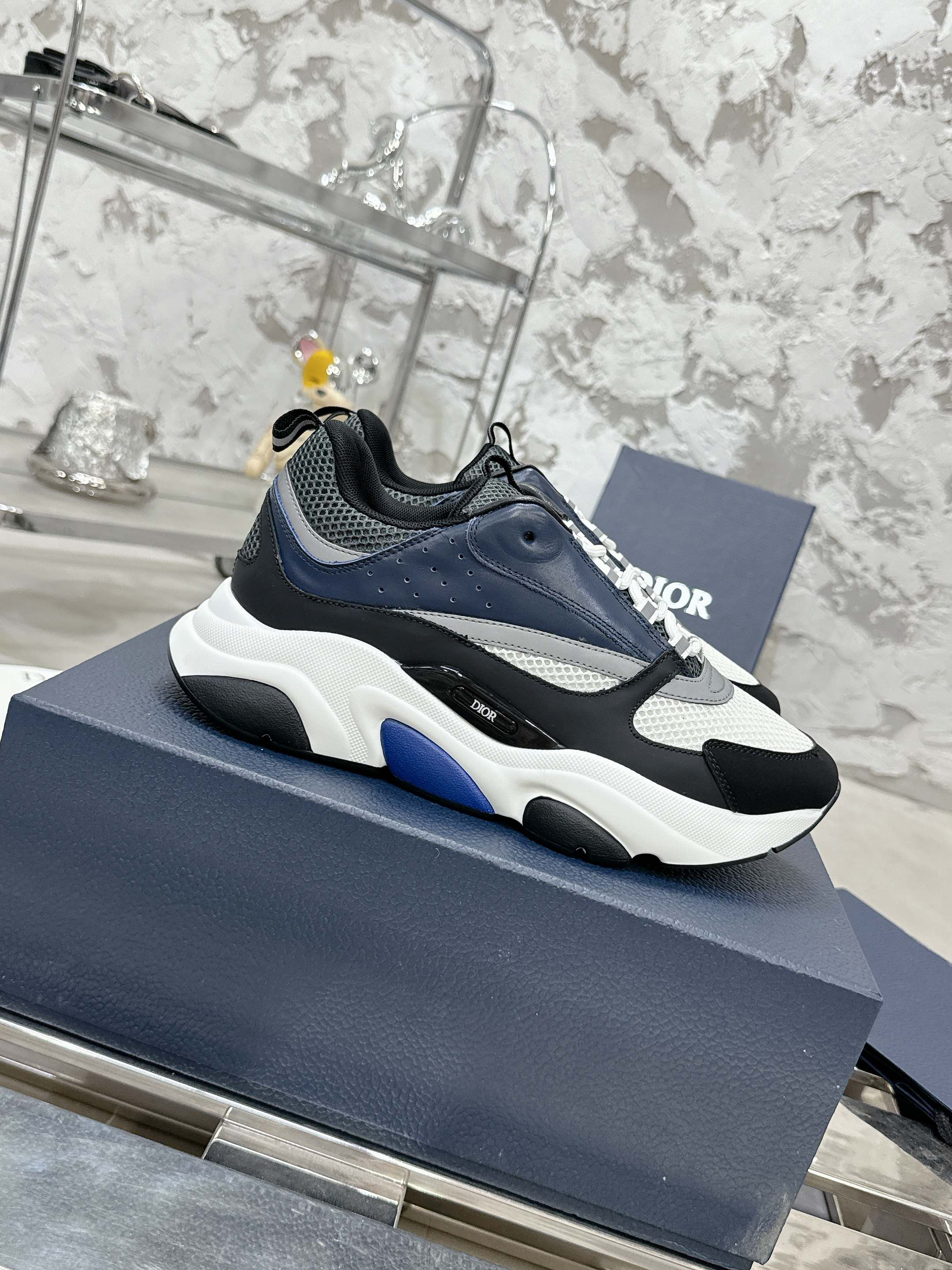 Dior Sneakers-144