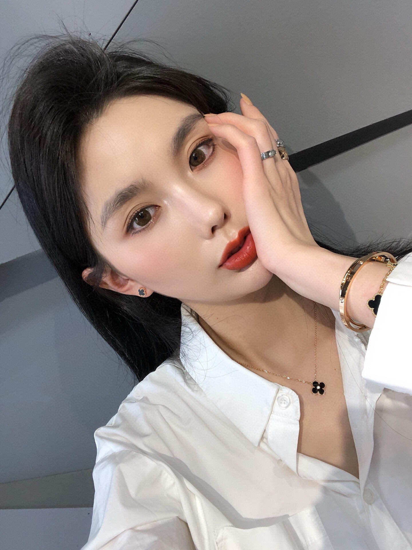 Van Cleef & Arpels earring-44