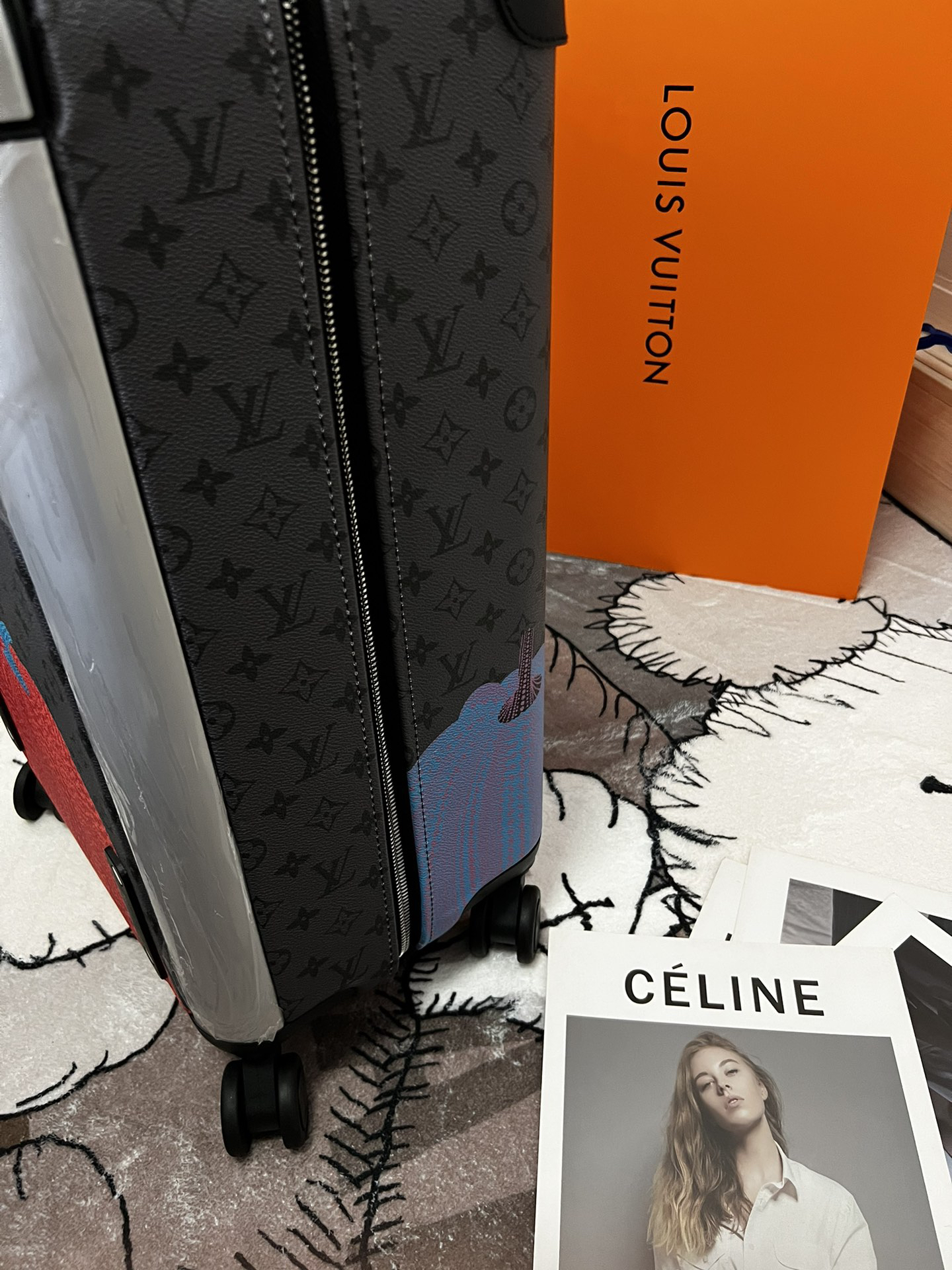 LV luggage-18
