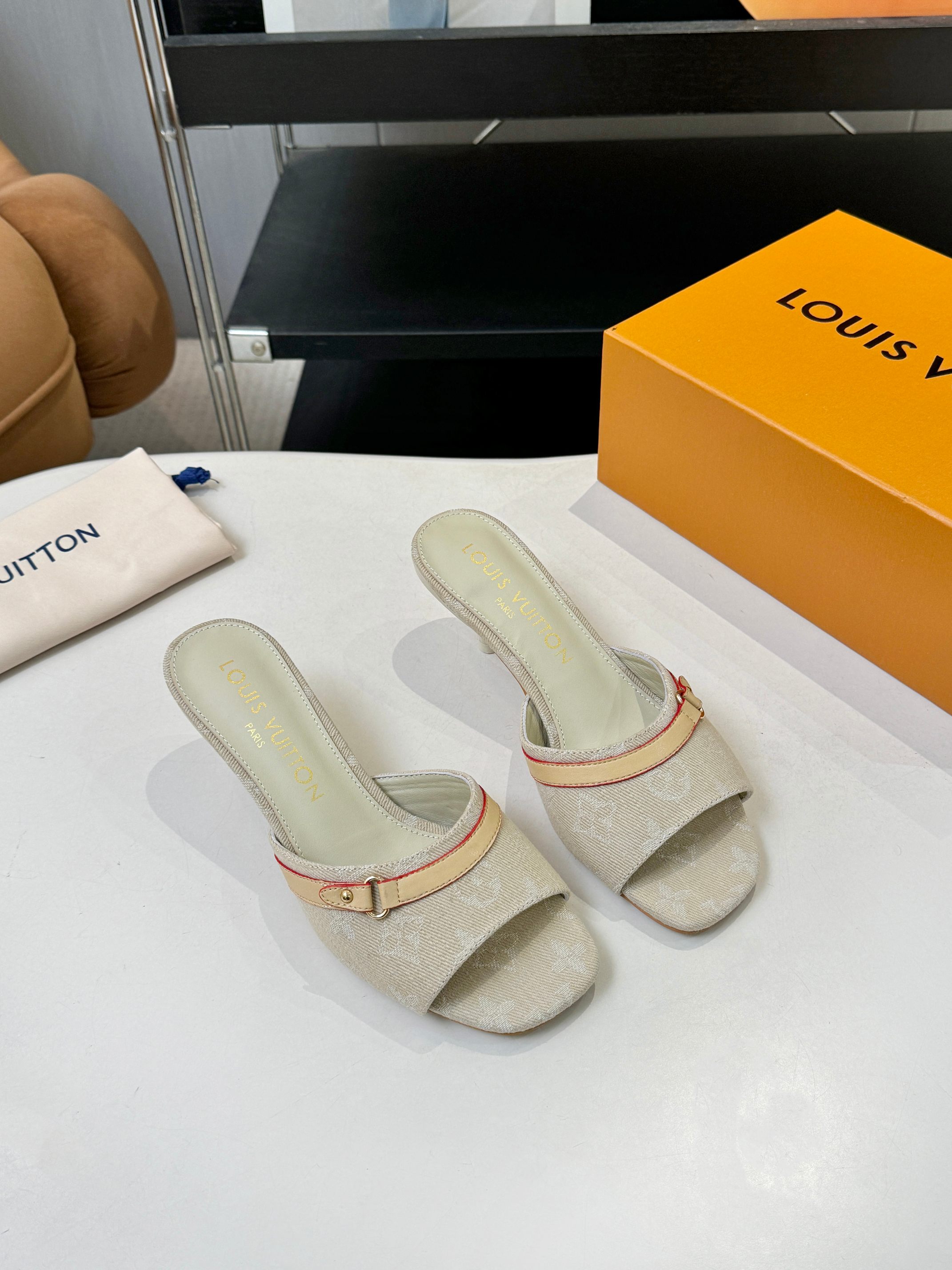 LV Summer footwear