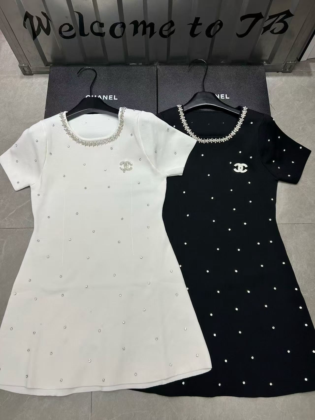 Chanel clothing-115