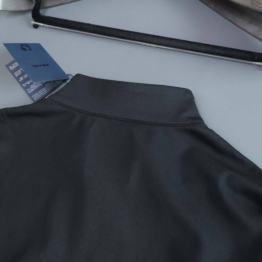 Prada Clothing-330