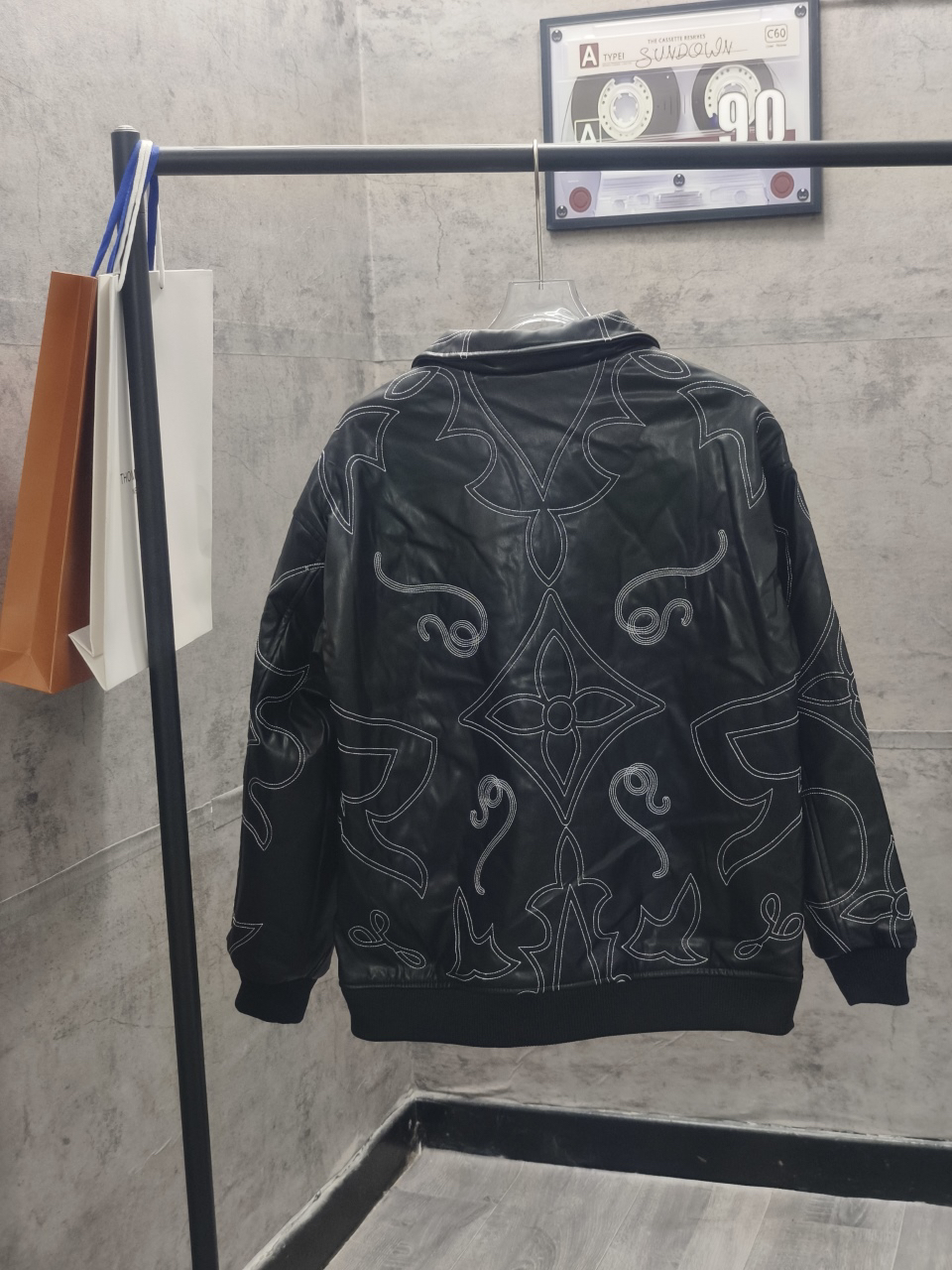 LV Clothing-292