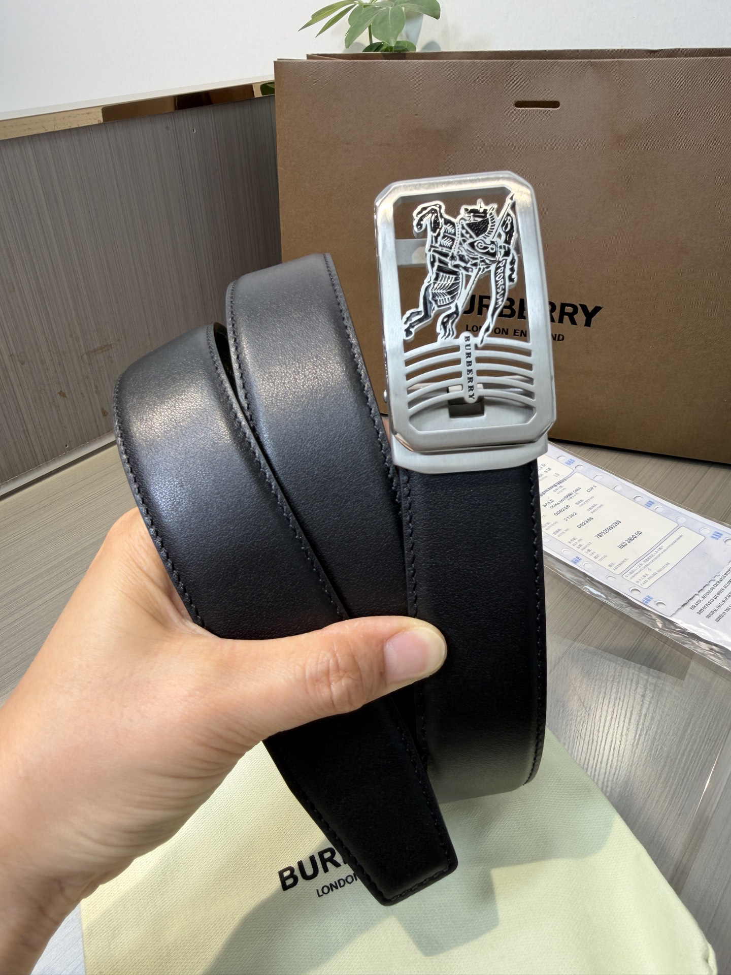 Burberry belt-78