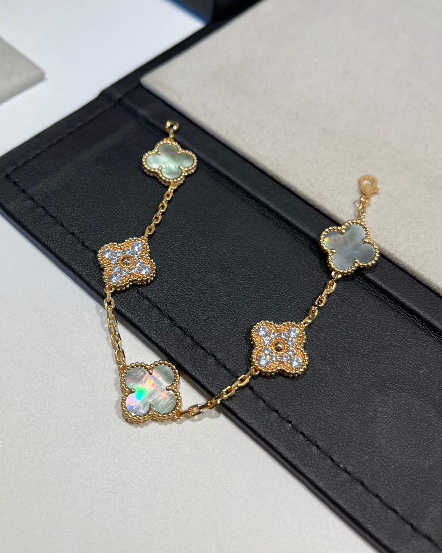 Van Cleef & Arpels Bracelet-12