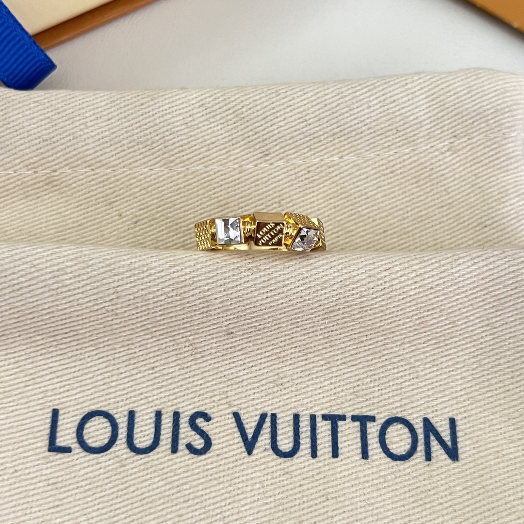 LV ring-30