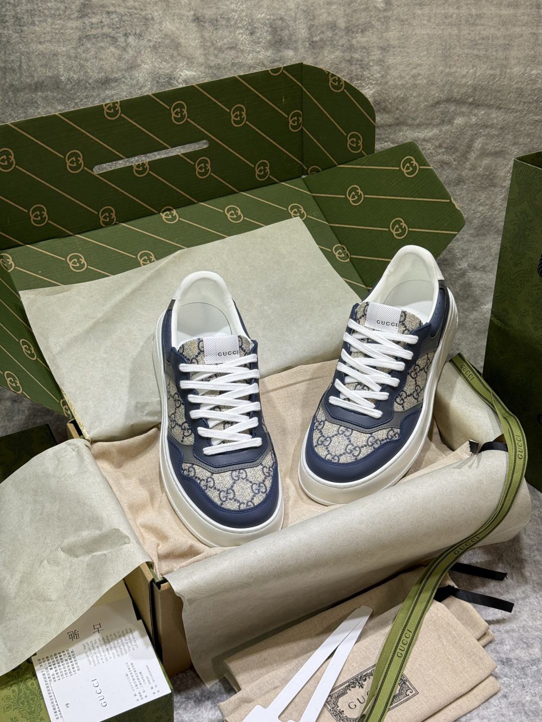 Gucci Sneakers-158